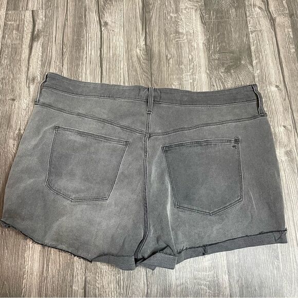 MADEWELL High Rise Cuffed Denim Shorts - Picture 6 of 6